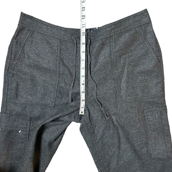 Eddie Bauer Womens Grey Cargo Wool Blend Pants with Drawstring Size 12 - Picture 7 of 10